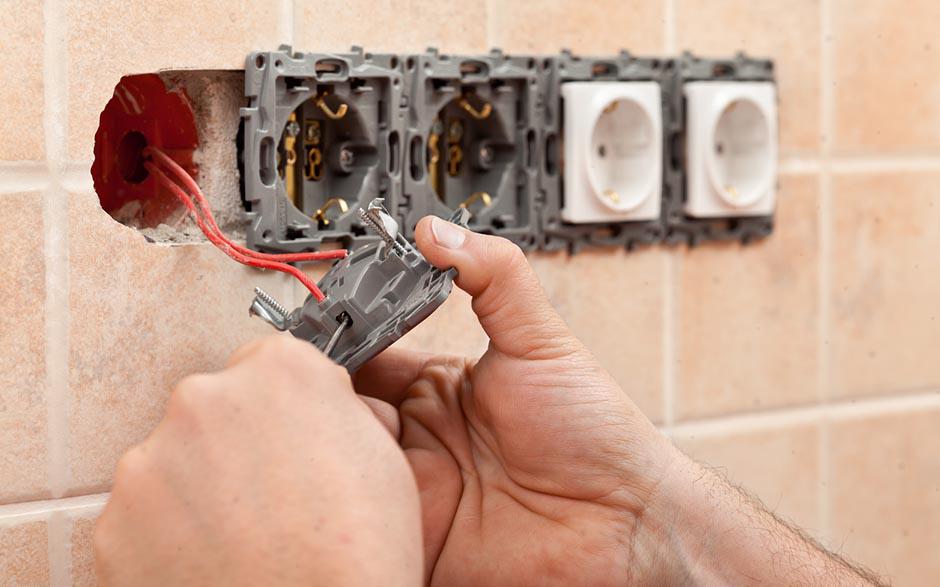 trouver un électricien Plaisir