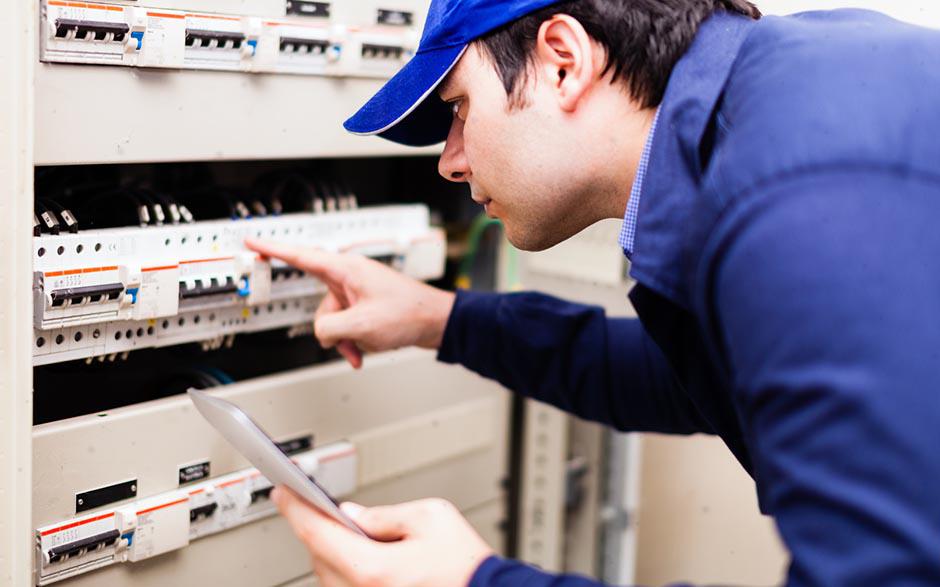 trouver un électricien Plaisir